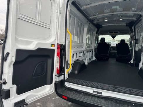 New 2026 Ford Transit 250 148 Medium Roof image 18