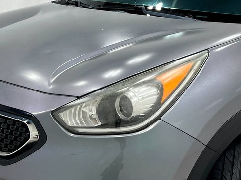 Used 2018 Kia Niro Touring FWD image 34