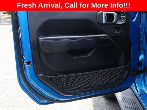 Used 2022 Jeep Wrangler Unlimited Sahara AWD/4WD image 37