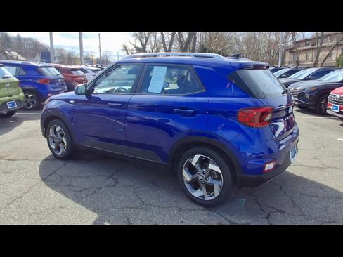 Certified 2022 Hyundai Venue SEL image 6