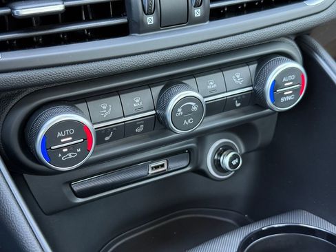 New 2025 Alfa Romeo Giulia w/ Driving Assist Package image 21