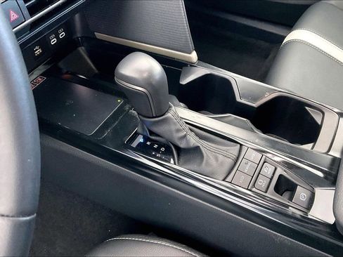 Used 2025 Toyota Camry SE image 19