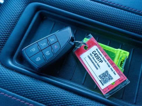 Used 2023 Chevrolet Suburban RST image 30