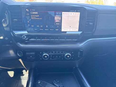 Used 2024 GMC Sierra 2500 SLT w/ SLT Premium Package image 24