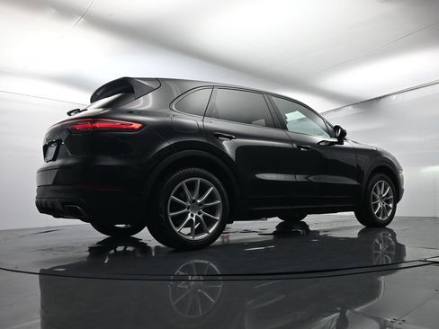Used 2019 Porsche Cayenne image 54