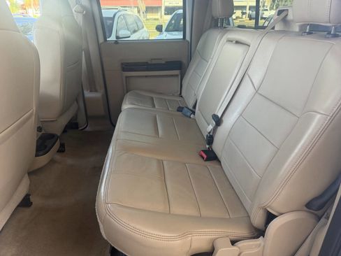 Used 2010 Ford F250 Lariat image 10