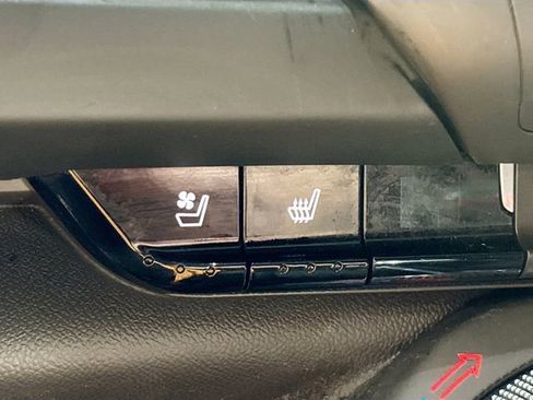 Used 2018 Chevrolet Camaro ZL1 image 22