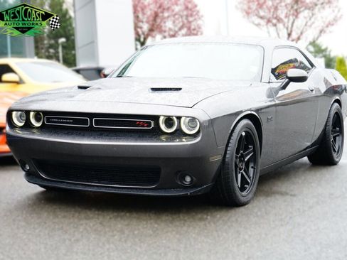 Used 2015 Dodge Challenger R/T Plus image 1