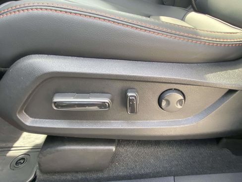 Used 2025 Honda Pilot TrailSport image 18