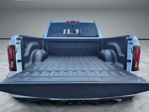 Used 2026 RAM 2500 Laramie AWD/4WD image 15
