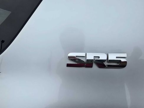 Used 2013 Toyota 4Runner SR5 image 16