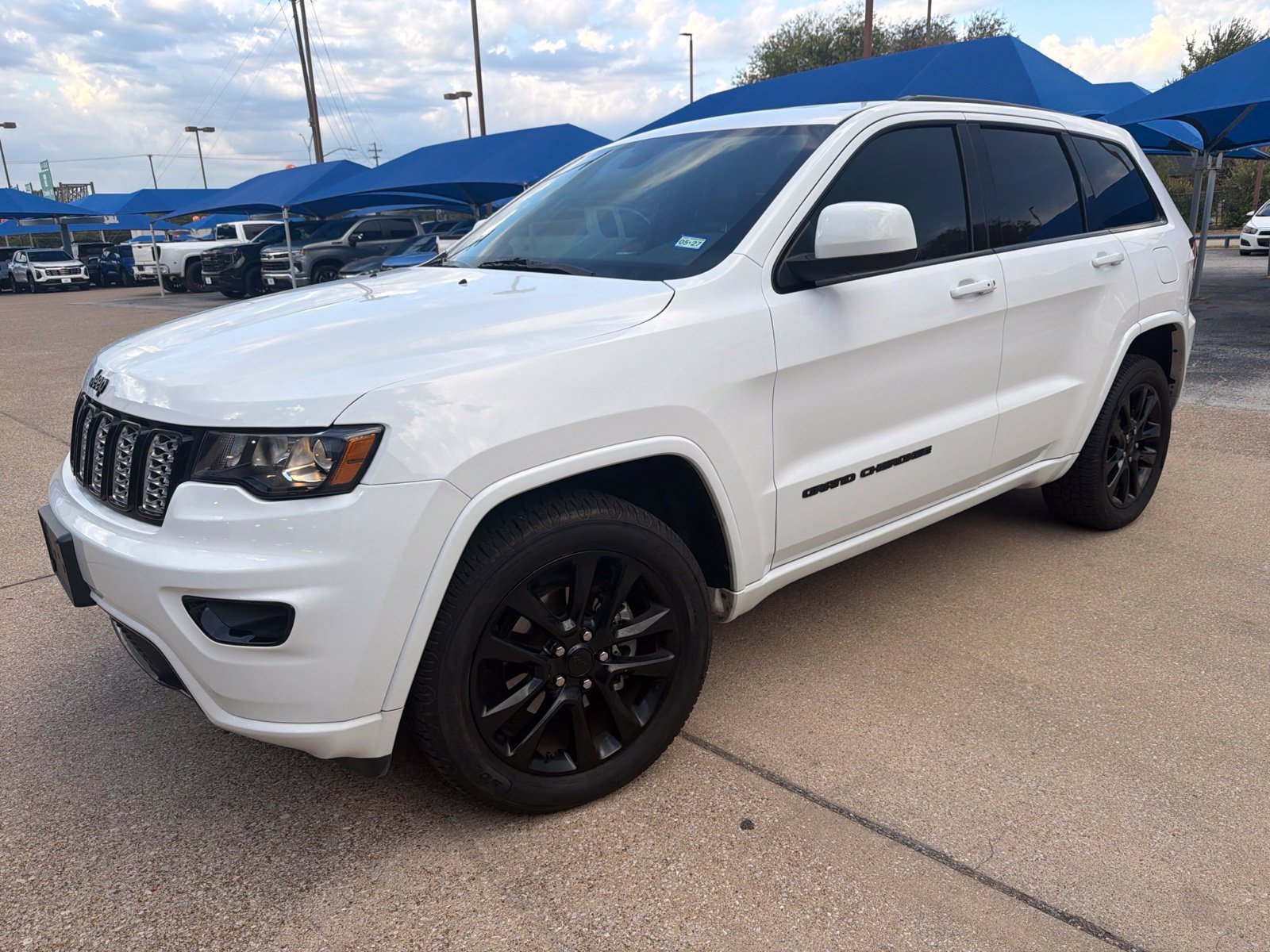 Used 2020 Jeep Grand Cherokee Altitude AWD/4WD image 1