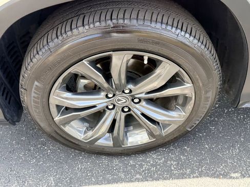 Used 2018 Lexus RX 350L w/ Premium Package image 16