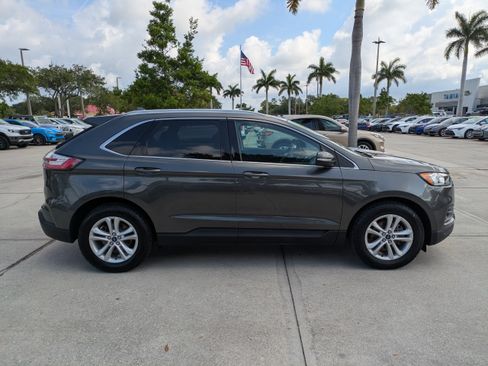 Used 2019 Ford Edge SEL w/ Equipment Group 201A FWD image 3