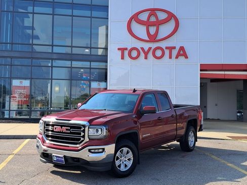 Used 2018 GMC Sierra 1500 SLE w/ SLE Value Package AWD/4WD image 1