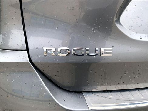 Used 2018 Nissan Rogue SV AWD/4WD image 30