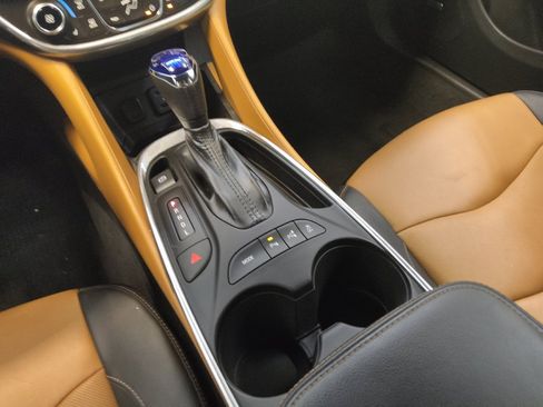 Used 2017 Chevrolet Volt Premier w/ Driver Confidence II Package FWD image 26