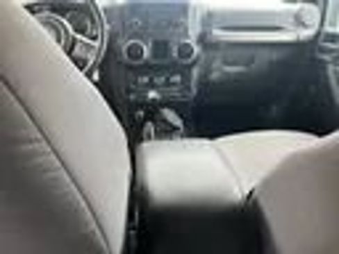 Used 2014 Jeep Wrangler Unlimited Sport image 14