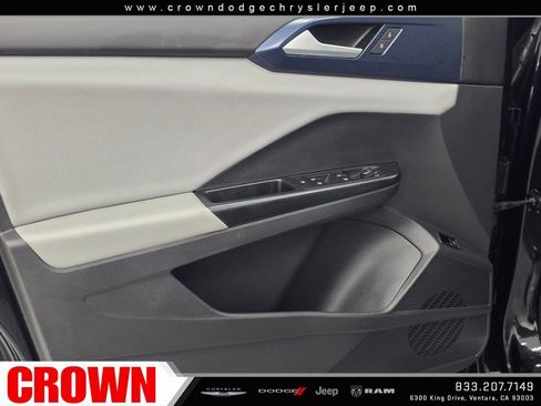 Used 2022 Volkswagen Taos SE FWD image 23