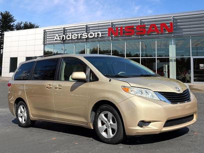 Used 2014 Toyota Sienna LE