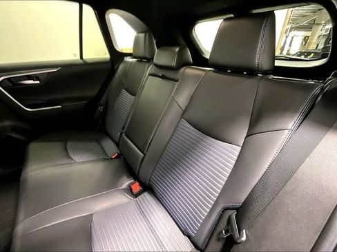 Used 2022 Toyota RAV4 XSE AWD/4WD image 33
