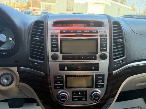 Used 2011 Hyundai Santa Fe Limited image 9