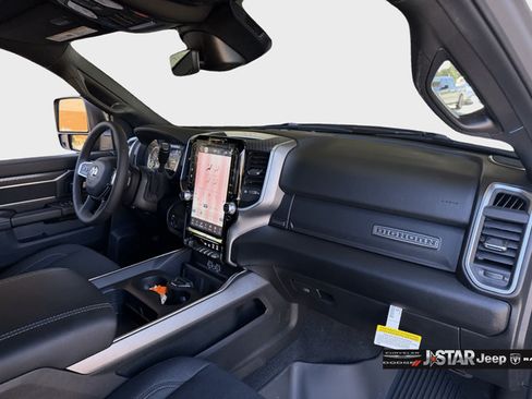 New 2026 RAM 2500 Big Horn AWD/4WD image 22