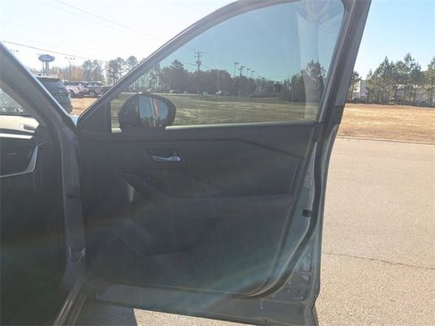 Used 2023 Nissan Rogue SL w/ SL Premium Package image 32