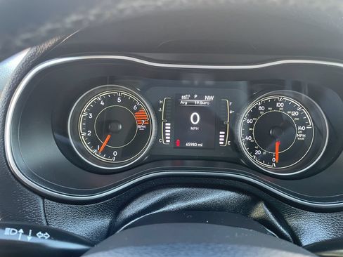 Used 2020 Jeep Cherokee Latitude Plus w/ Comfort/Convenience Group AWD/4WD image 7