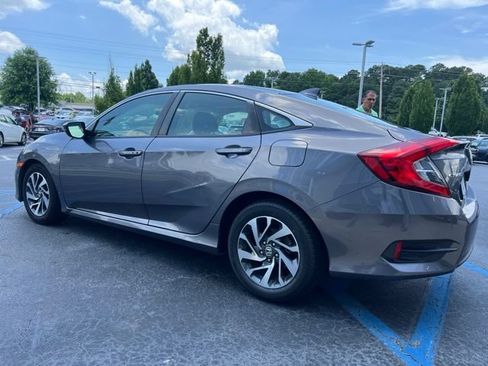 Used 2018 Honda Civic EX image 9