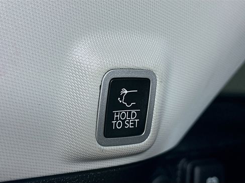 Used 2022 Jeep Grand Cherokee Limited 4xe image 30