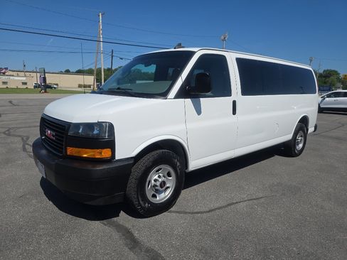 Used 2023 GMC Savana 3500 LS RWD image 2