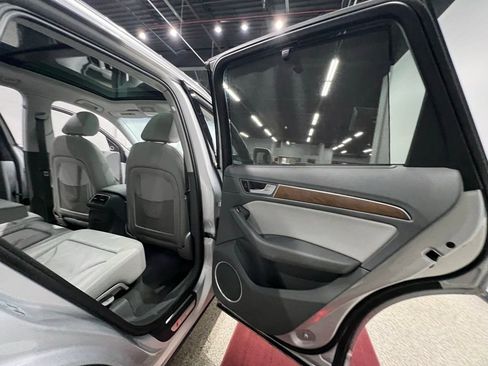 Used 2013 Audi Q5 3.0T Prestige image 31