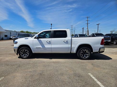 Used 2025 RAM 1500 Laramie AWD/4WD image 2