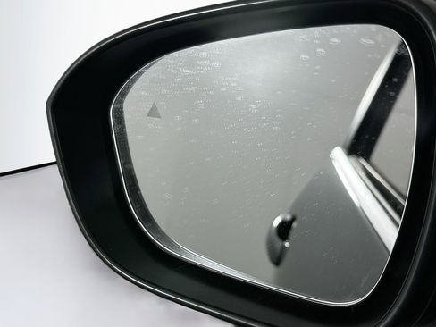 Used 2025 Nissan Rogue SV w/ SV Premium Package image 16