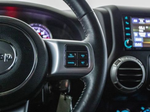 Used 2017 Jeep Wrangler Unlimited Rubicon image 50