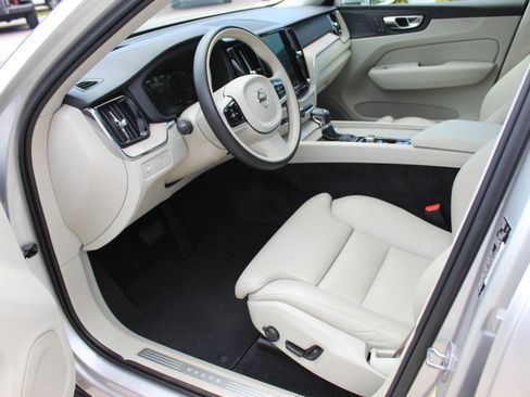 Used 2019 Volvo XC60 T5 Inscription AWD/4WD image 11