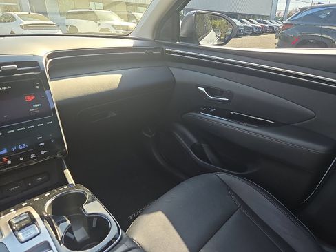 Certified 2023 Hyundai Tucson Limited AWD/4WD image 11