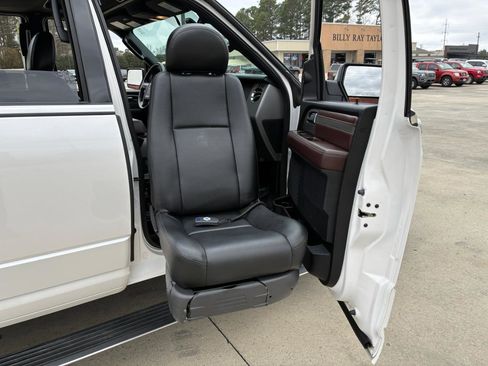 Used 2017 Ford Expedition EL Platinum image 19
