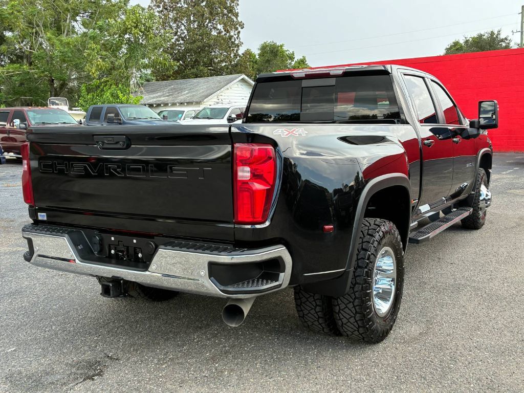 Used 2022 Chevrolet Silverado 3500 LT w/ All Star Edition AWD/4WD image 4