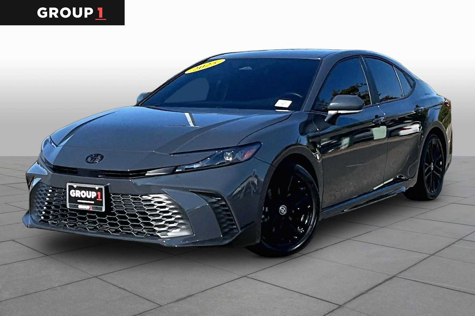 Certified 2025 Toyota Camry SE w/ Convenience Package FWD image 1