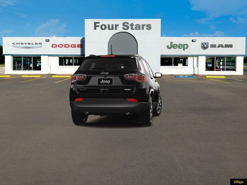 New 2026 Jeep Compass Latitude image 14