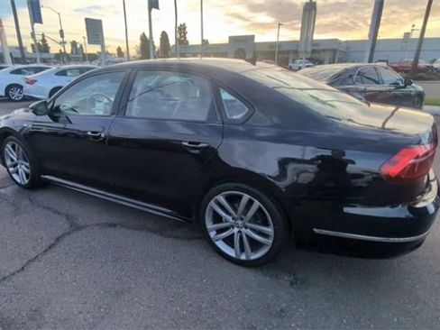 Used 2018 Volkswagen Passat 2.0T R-Line image 6