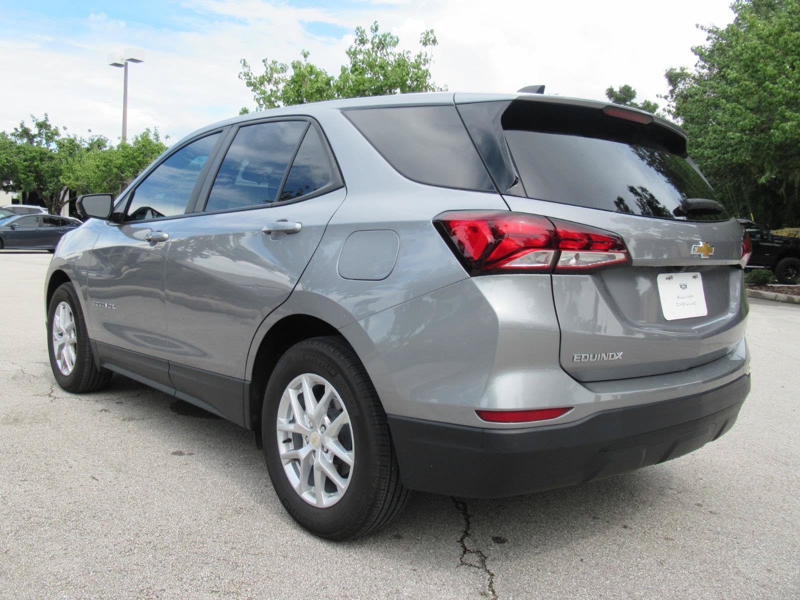 Used 2024 Chevrolet Equinox LS w/ LS Convenience Package FWD image 4
