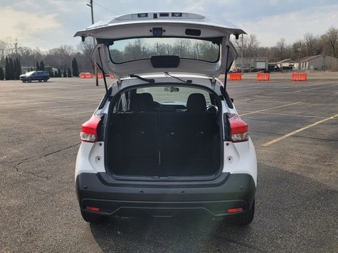 Used 2020 Nissan Kicks S FWD image 11