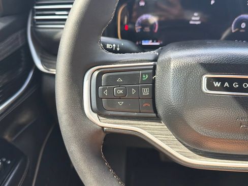 Used 2022 Jeep Wagoneer Series II AWD/4WD image 54