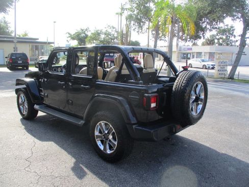 Used 2018 Jeep Wrangler Unlimited Sahara AWD/4WD image 40