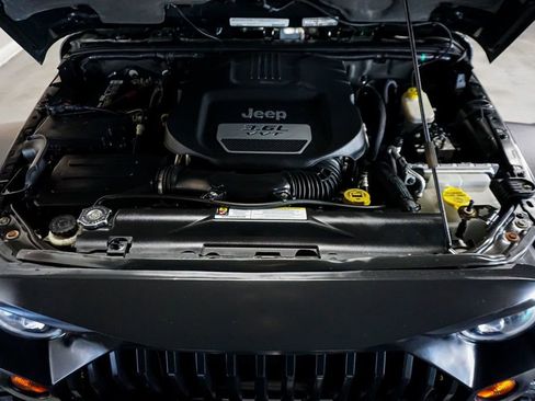 Used 2012 Jeep Wrangler Unlimited Sahara w/ Connectivity Group image 16