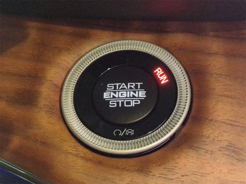 New 2025 Jeep Grand Cherokee Summit image 32