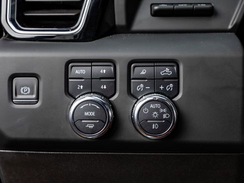 Used 2024 GMC Sierra 2500 Denali Ultimate w/ Max Trailering Package image 22